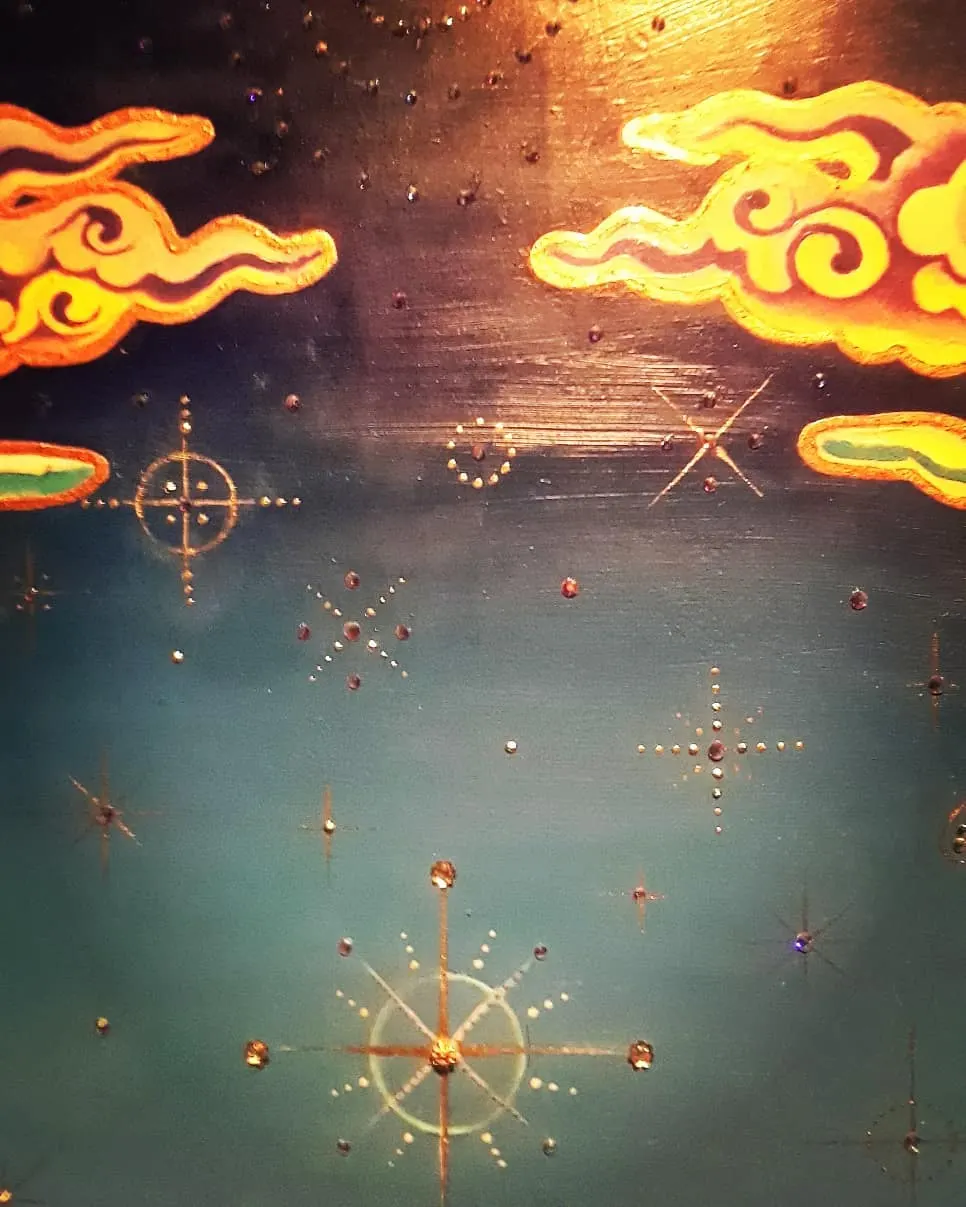 Stars in the upper panel